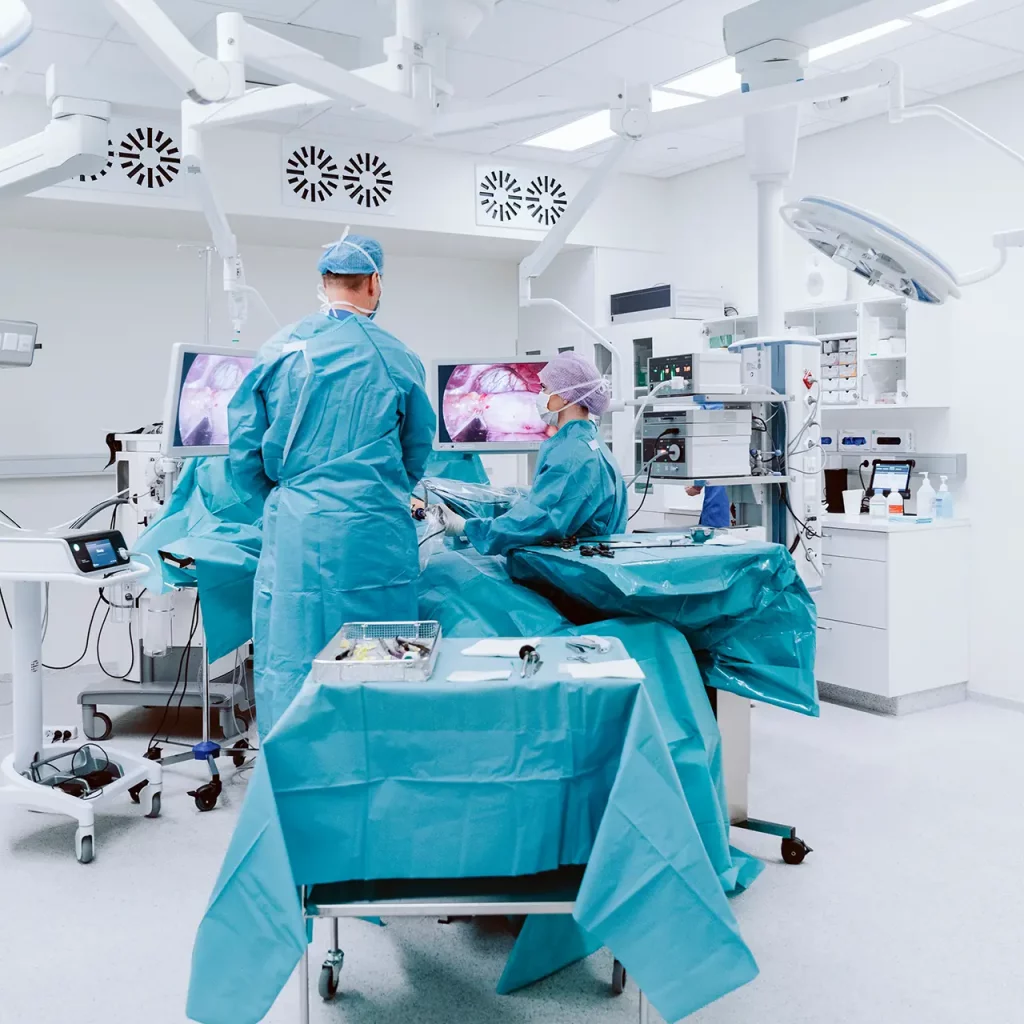 Ärzte die eine Operation durchführen